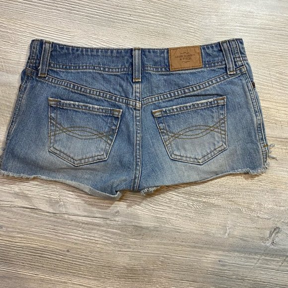 Abercrombie & Fitch Low Rise Jean Shorts - Picture 2 of 6